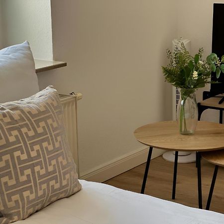 Raha Apartments - Modernes Studio-Apartment - Hbf - Gratis Parkplatz Erfurt Kültér fotó