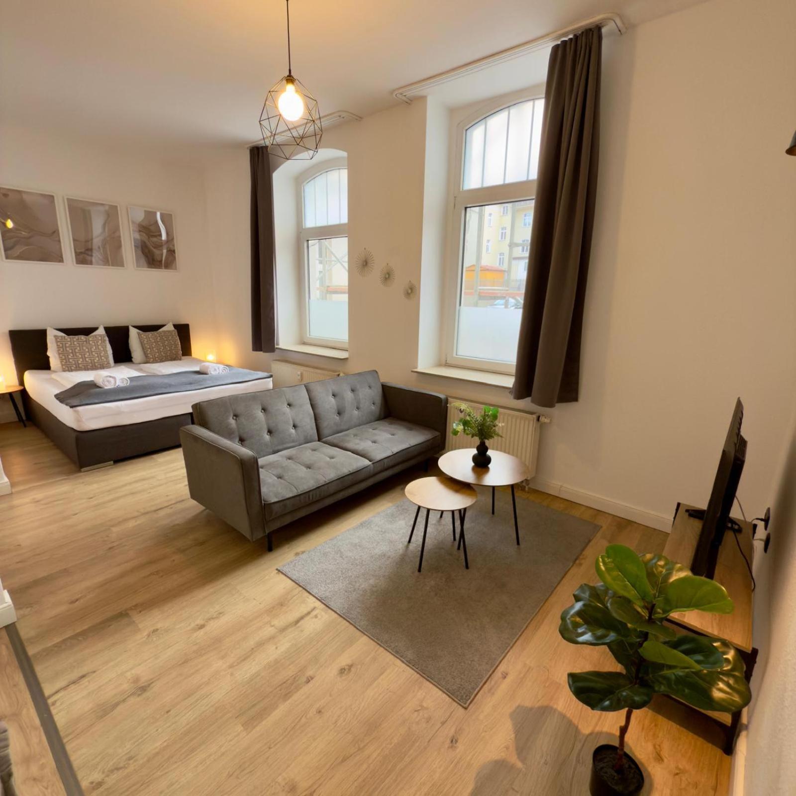 Raha Apartments - Modernes Studio-Apartment - Hbf - Gratis Parkplatz Erfurt Kültér fotó