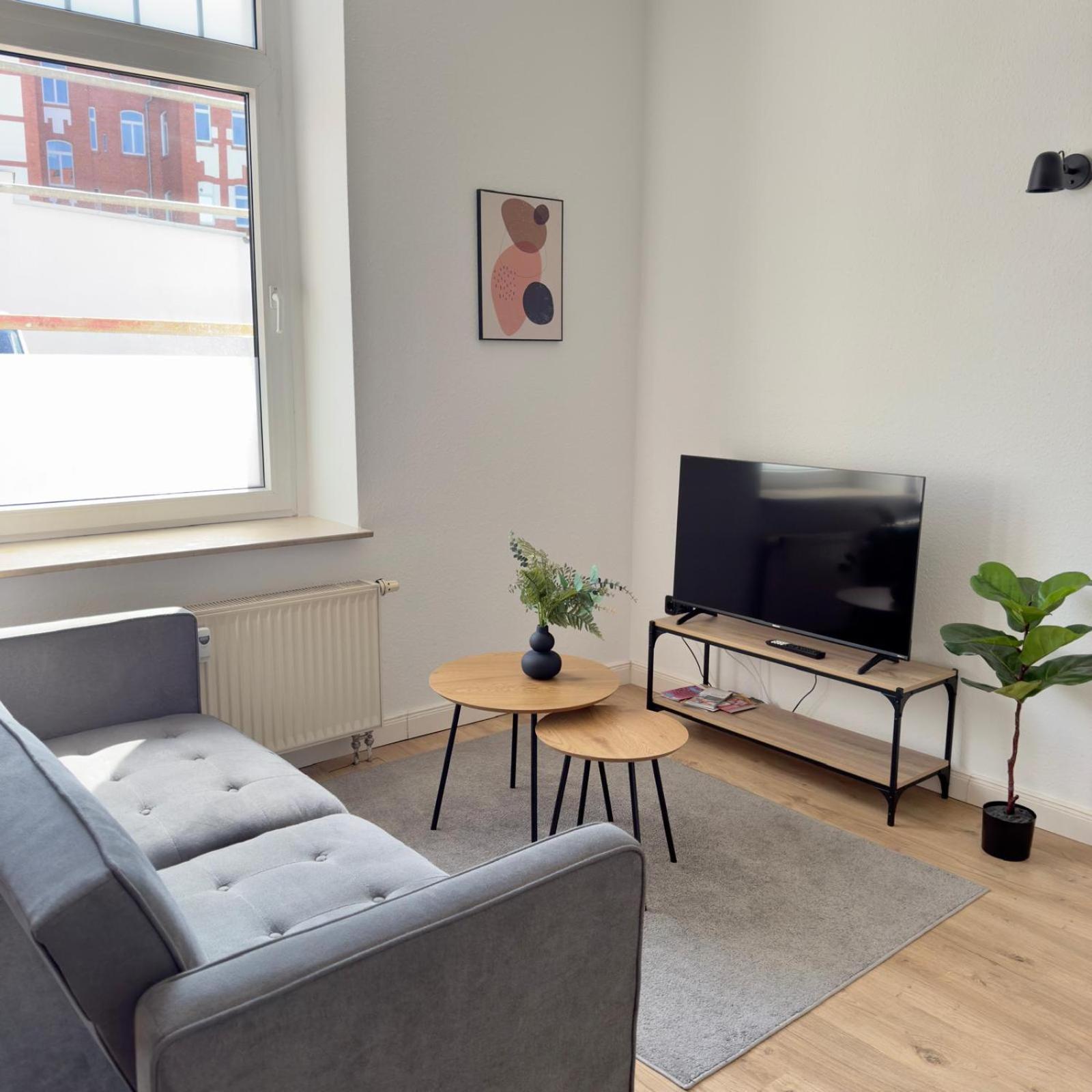 Raha Apartments - Modernes Studio-Apartment - Hbf - Gratis Parkplatz Erfurt Kültér fotó