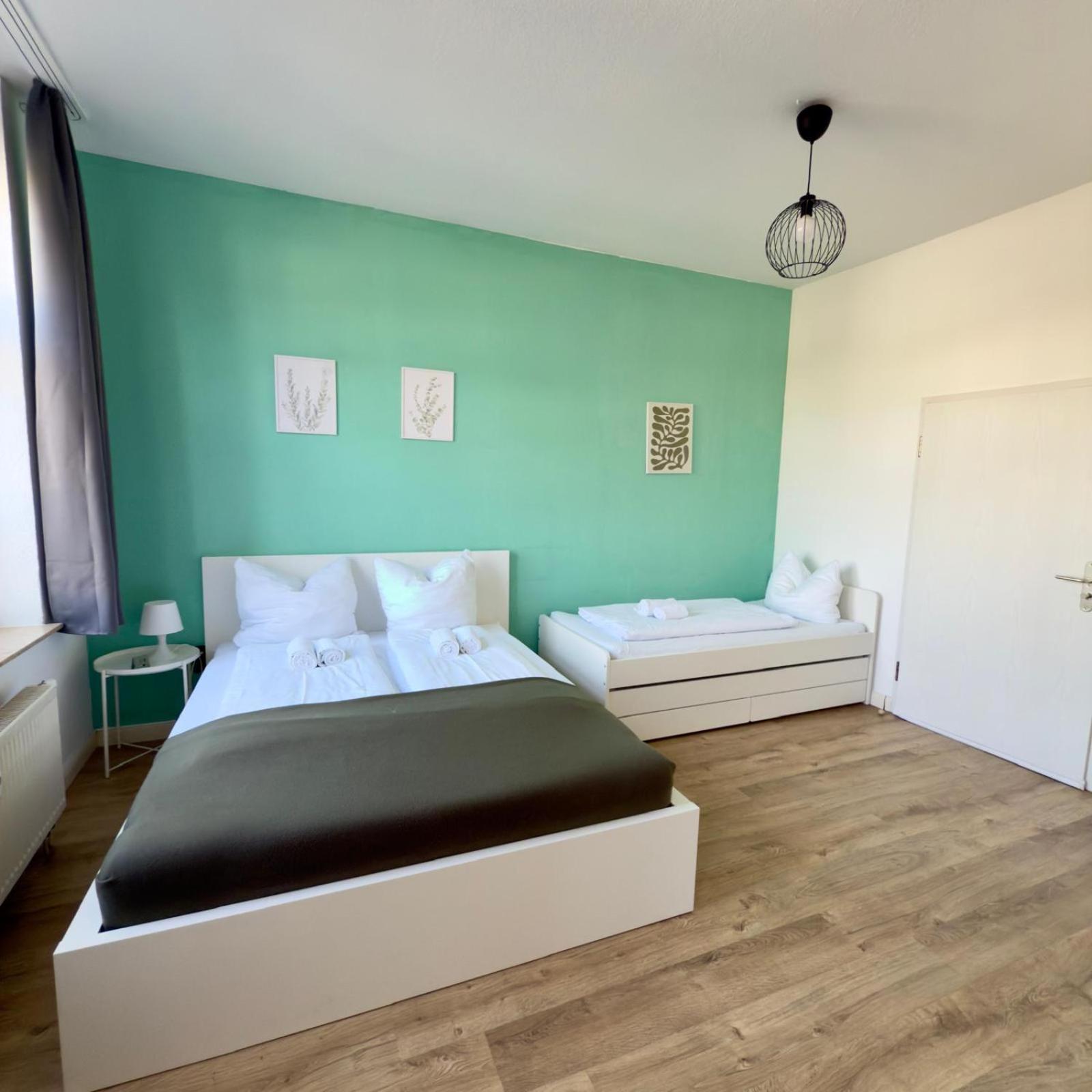 Raha Apartments - Modernes Studio-Apartment - Hbf - Gratis Parkplatz Erfurt Kültér fotó